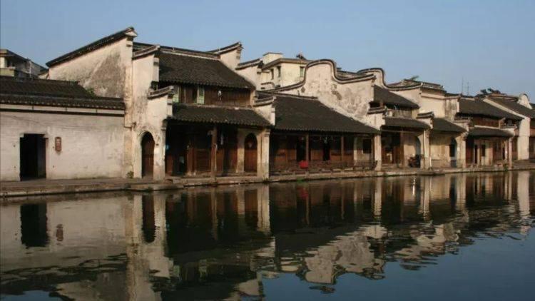 逃离违建房屋9